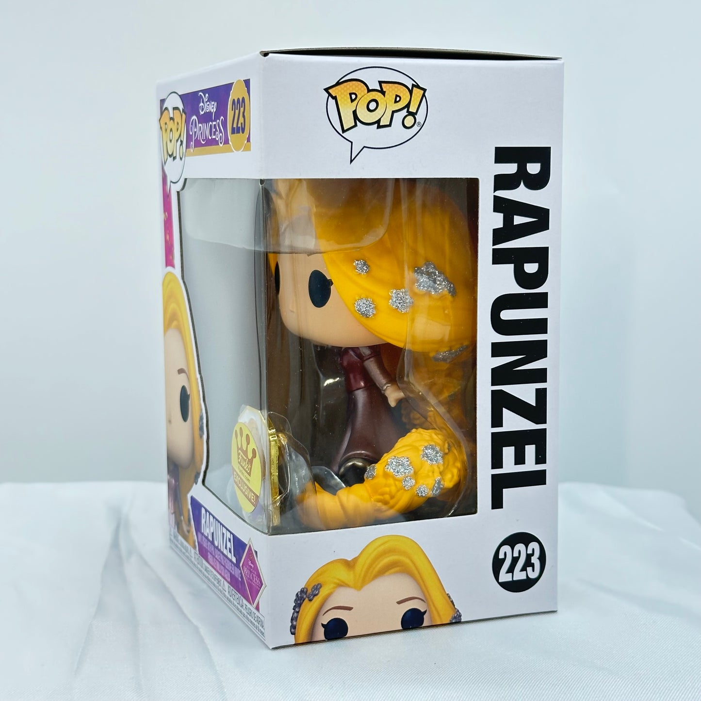 Funko Pop Ultimate Princess Gold Collection - Rapunzel with Pin and Protective Case